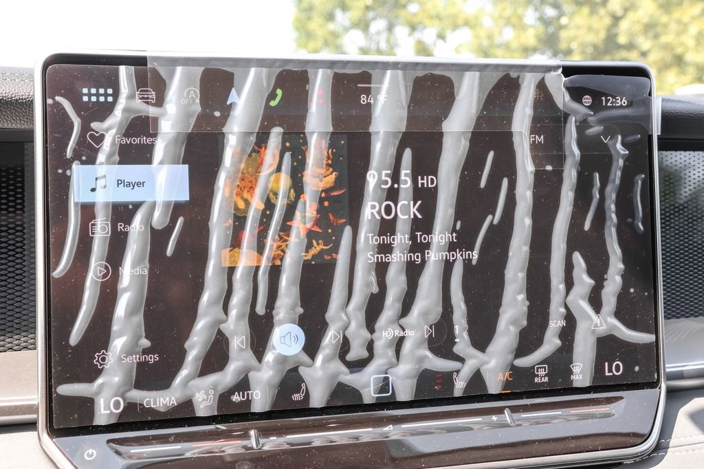 Used 2025 Volkswagen Tiguan SE image 22