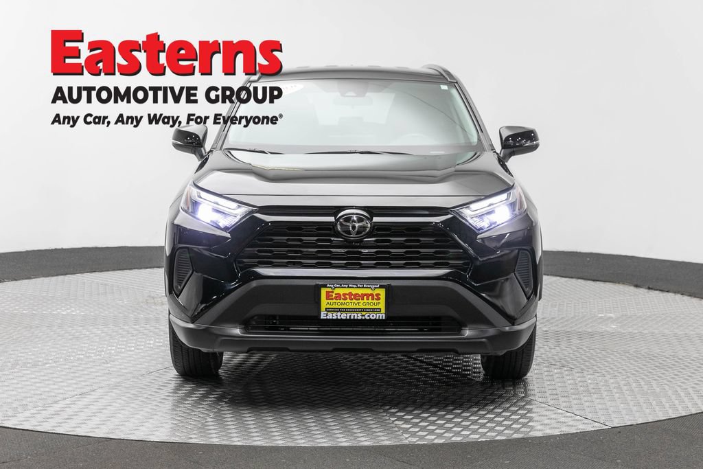 Used 2023 Toyota RAV4 XLE AWD/4WD image 2