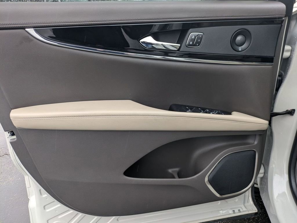 Used 2023 Lincoln Nautilus Reserve w/ Equipment Group 201A image 23