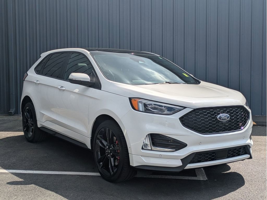 Certified 2024 Ford Edge ST w/ Equipment Group 401A image 4