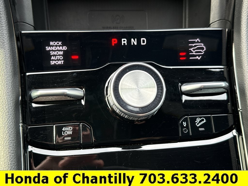 Used 2024 Jeep Grand Cherokee L Overland w/ Luxury Tech Group IV AWD/4WD image 17