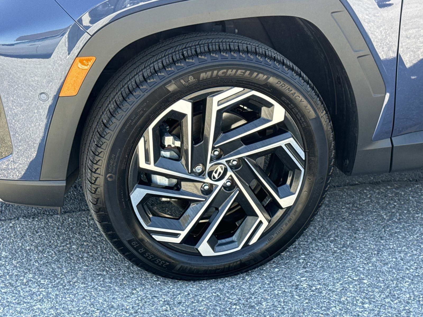 Certified 2025 Hyundai Tucson Limited AWD/4WD image 30