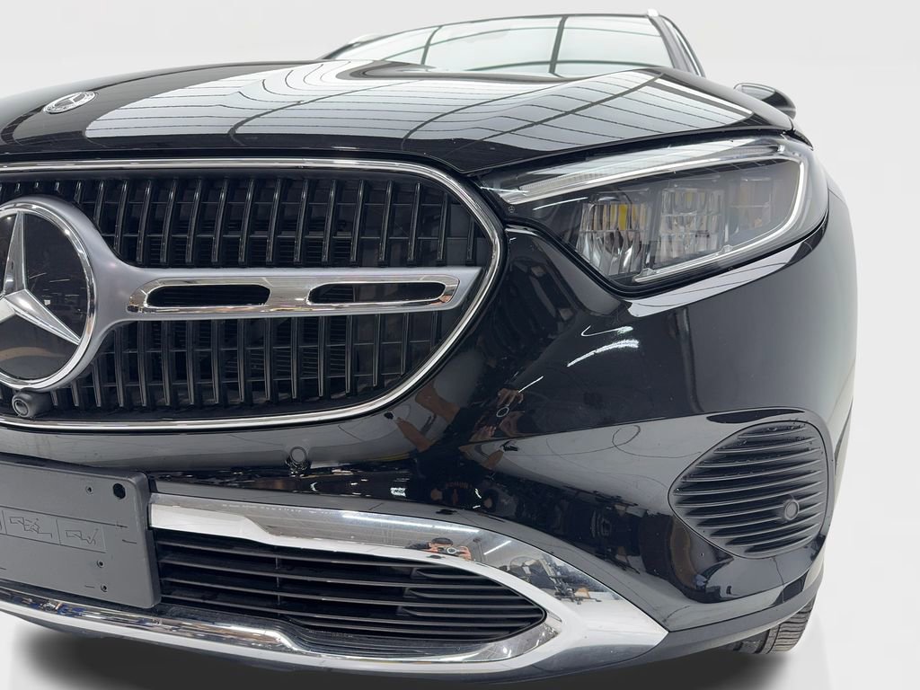 Used 2024 Mercedes-Benz GLC 300 4MATIC image 5