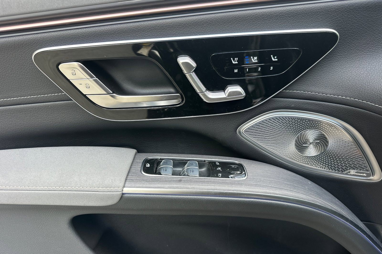 New 2026 Mercedes-Benz EQS 400 4MATIC SUV image 13