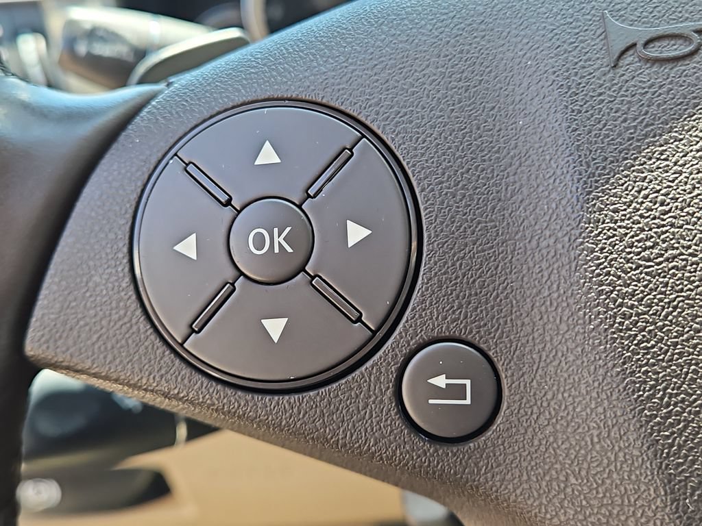 Used 2010 Mercedes-Benz E 350 4MATIC Sedan image 23
