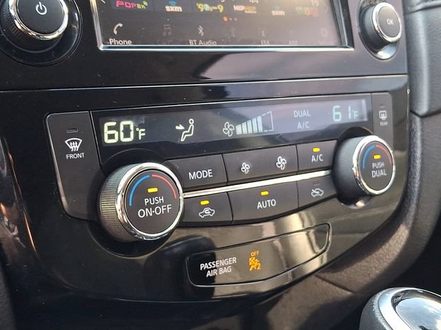 Used 2020 Nissan Rogue SV AWD/4WD image 16