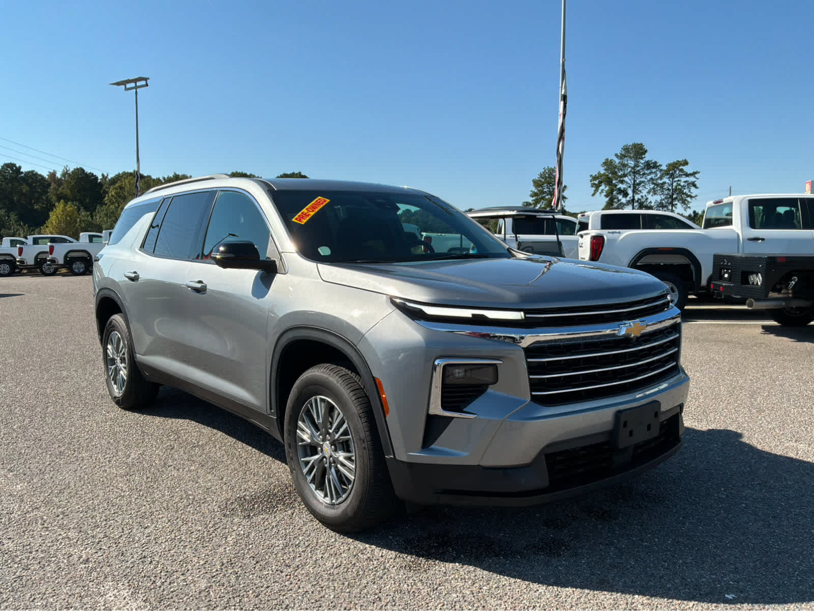 Used 2024 Chevrolet Traverse LT AWD/4WD image 3
