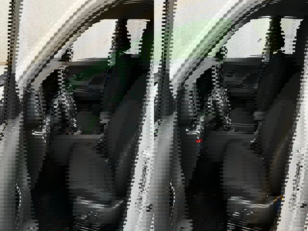 Used 2025 Hyundai Kona SEL image 10