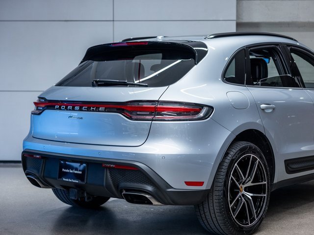 Certified 2025 Porsche Macan image 24