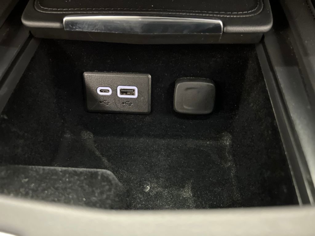 Used 2024 Cadillac XT4 Premium Luxury image 41