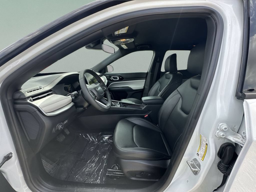 Certified 2026 Jeep Compass Limited AWD/4WD image 18