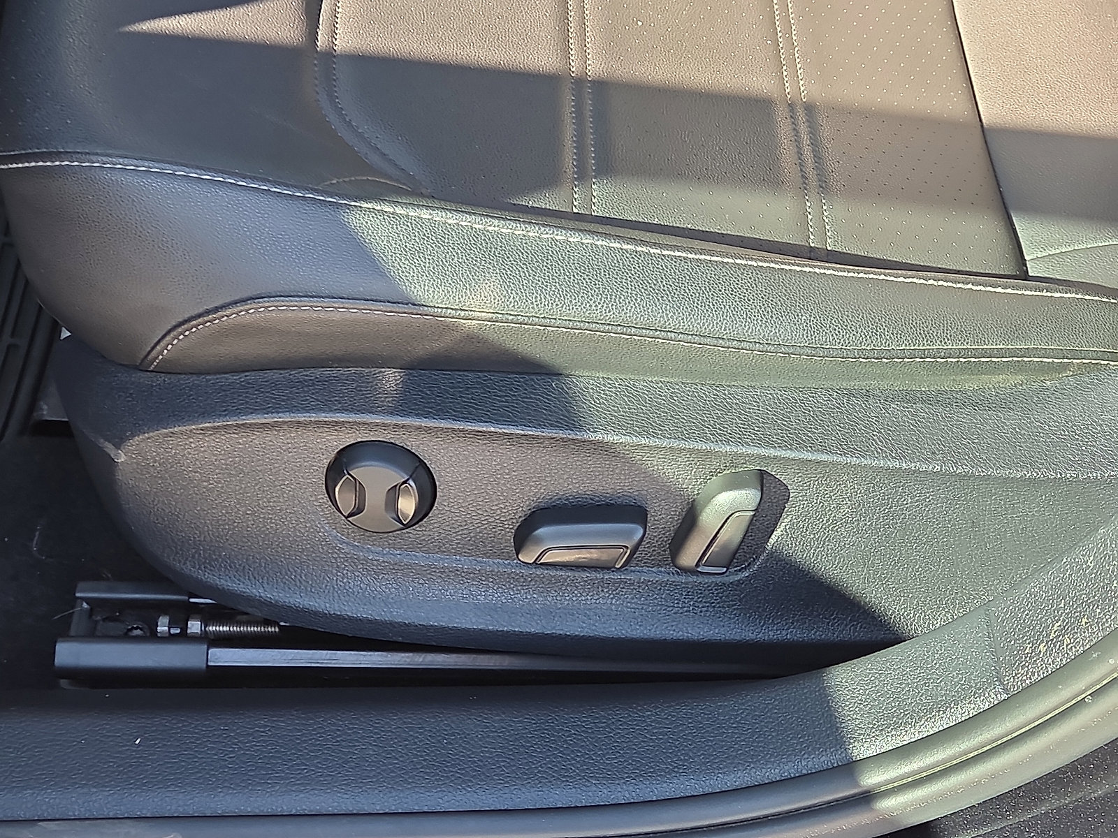 Used 2021 Volkswagen Passat 2.0T R-Line image 12