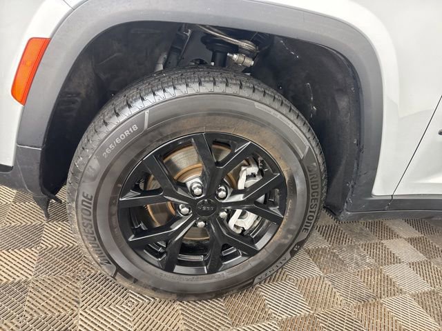 Used 2024 Jeep Grand Cherokee L Laredo image 33