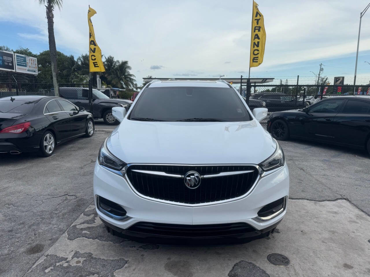 Used 2018 Buick Enclave Essence w/ Trailering Package image 3