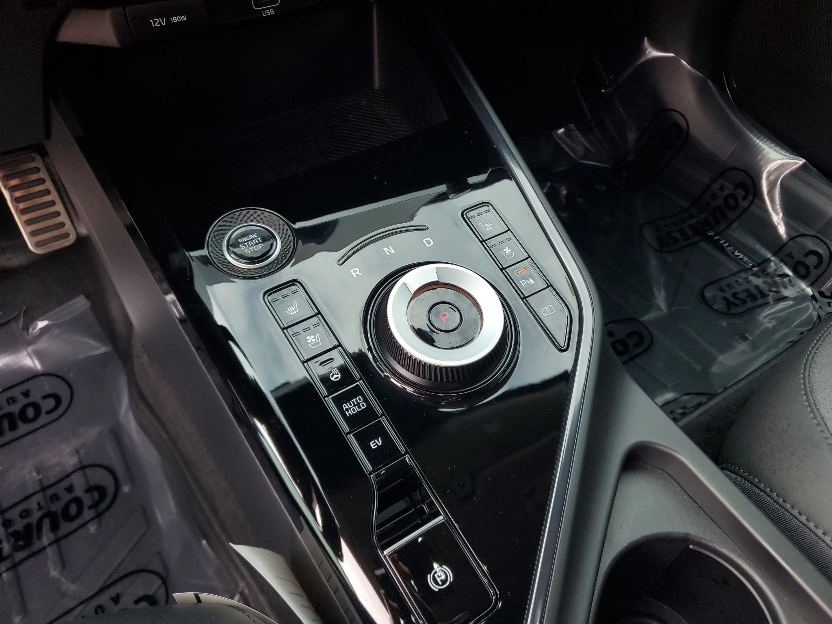 Certified 2024 Kia Niro SX Touring image 27