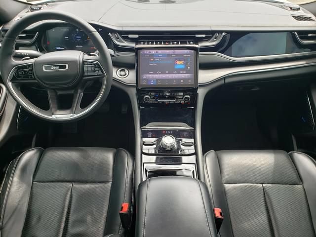 Used 2023 Jeep Grand Cherokee Overland w/ Luxury Tech Group IV AWD/4WD image 17