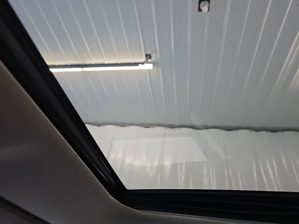 Used 2017 Toyota Avalon XLE Plus w/ All Weather Liner Package image 24