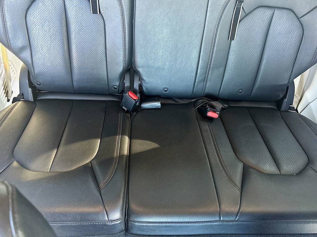 Used 2019 Chrysler Pacifica Touring-L image 20