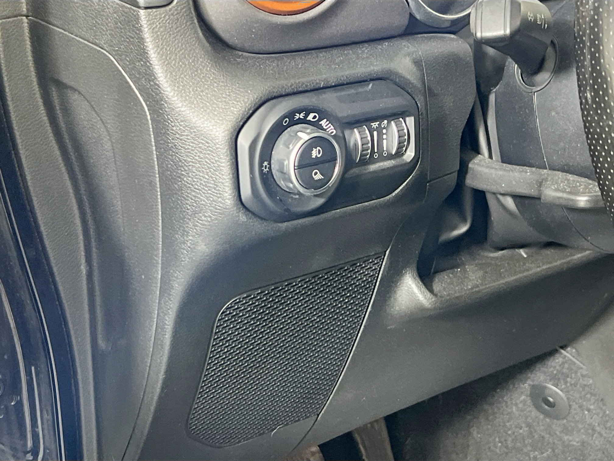 Used 2022 Jeep Gladiator Mojave w/ Cold Weather Group image 10