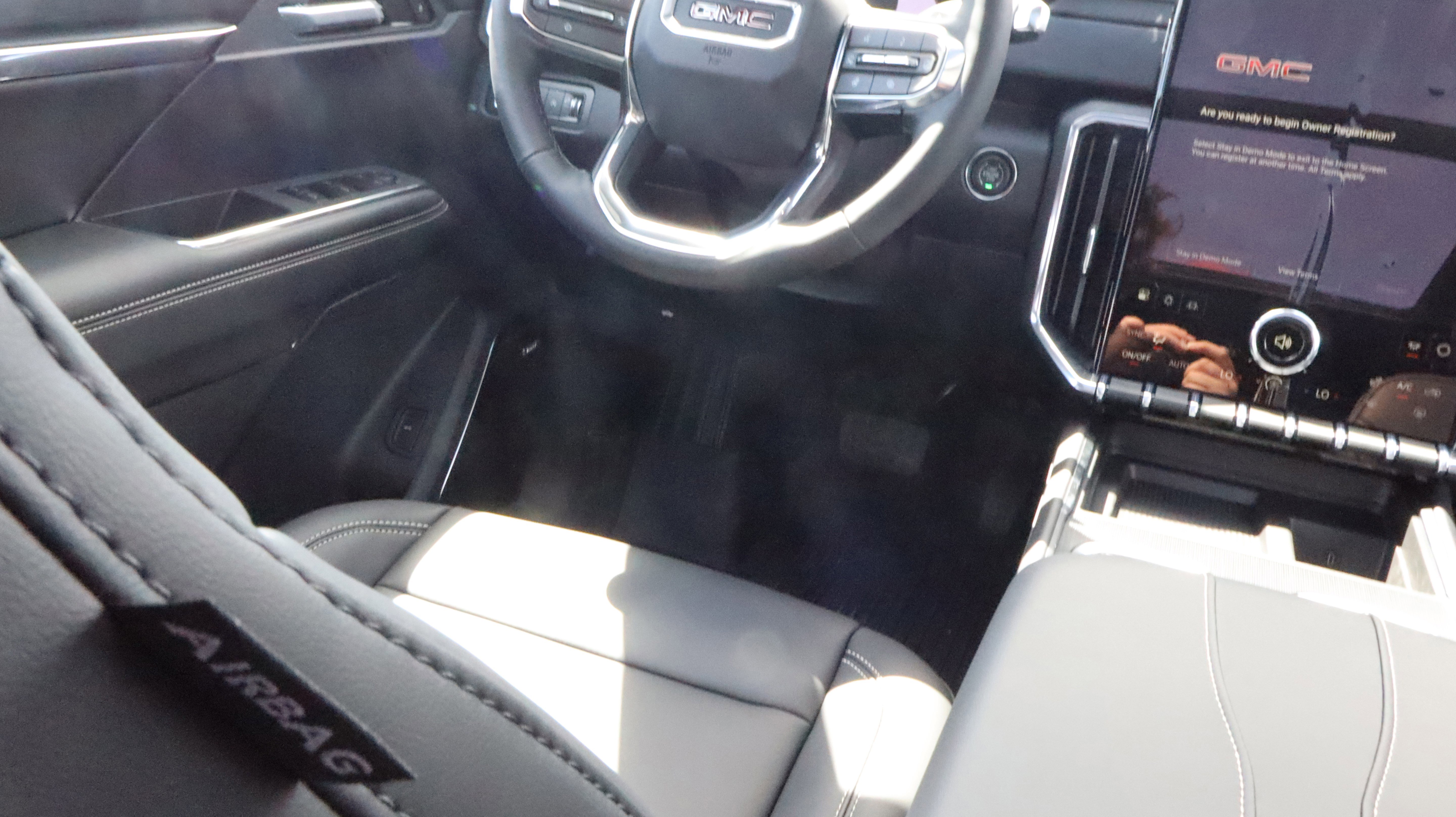 New 2026 GMC Acadia Elevation AWD/4WD image 9