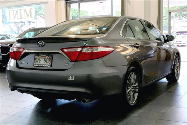 Used 2017 Toyota Camry SE image 6