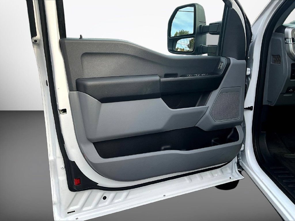Used 2025 Ford F250 XL AWD/4WD image 19
