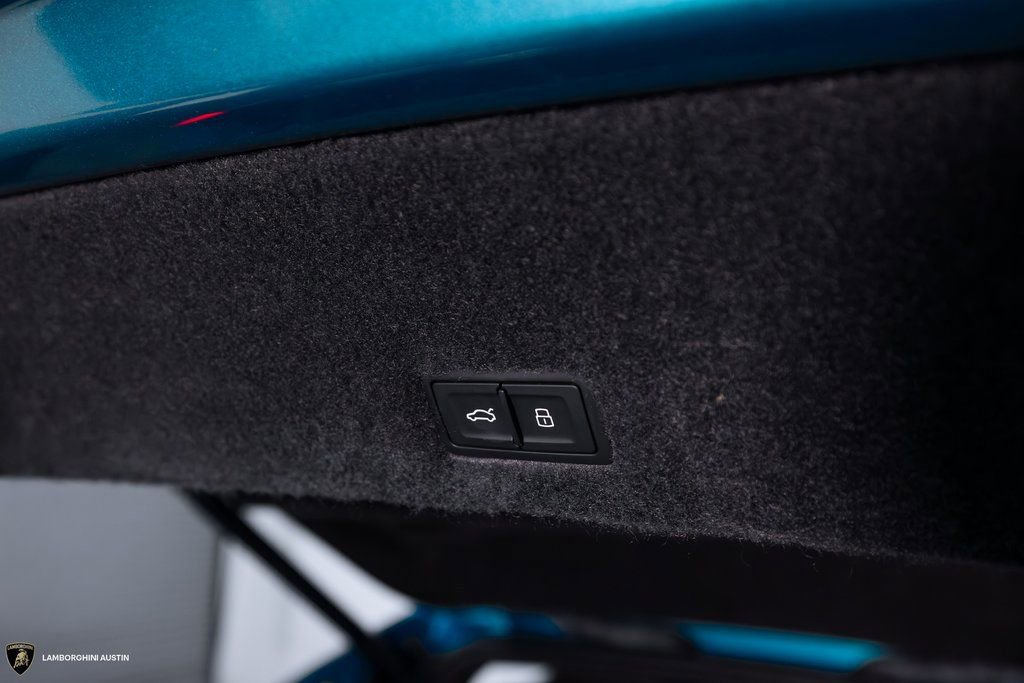 Used 2025 Lamborghini Urus SE image 14