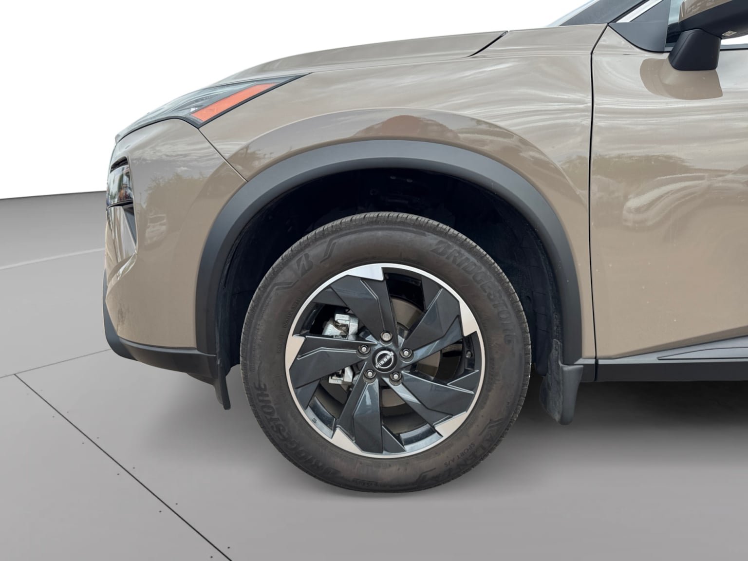 Used 2025 Nissan Rogue SV AWD/4WD image 9