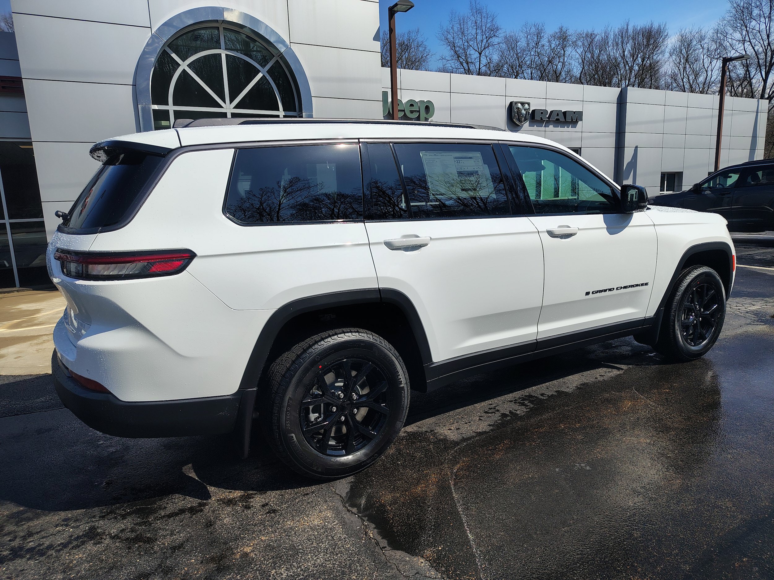 New 2026 Jeep Grand Cherokee L 4WD image 15