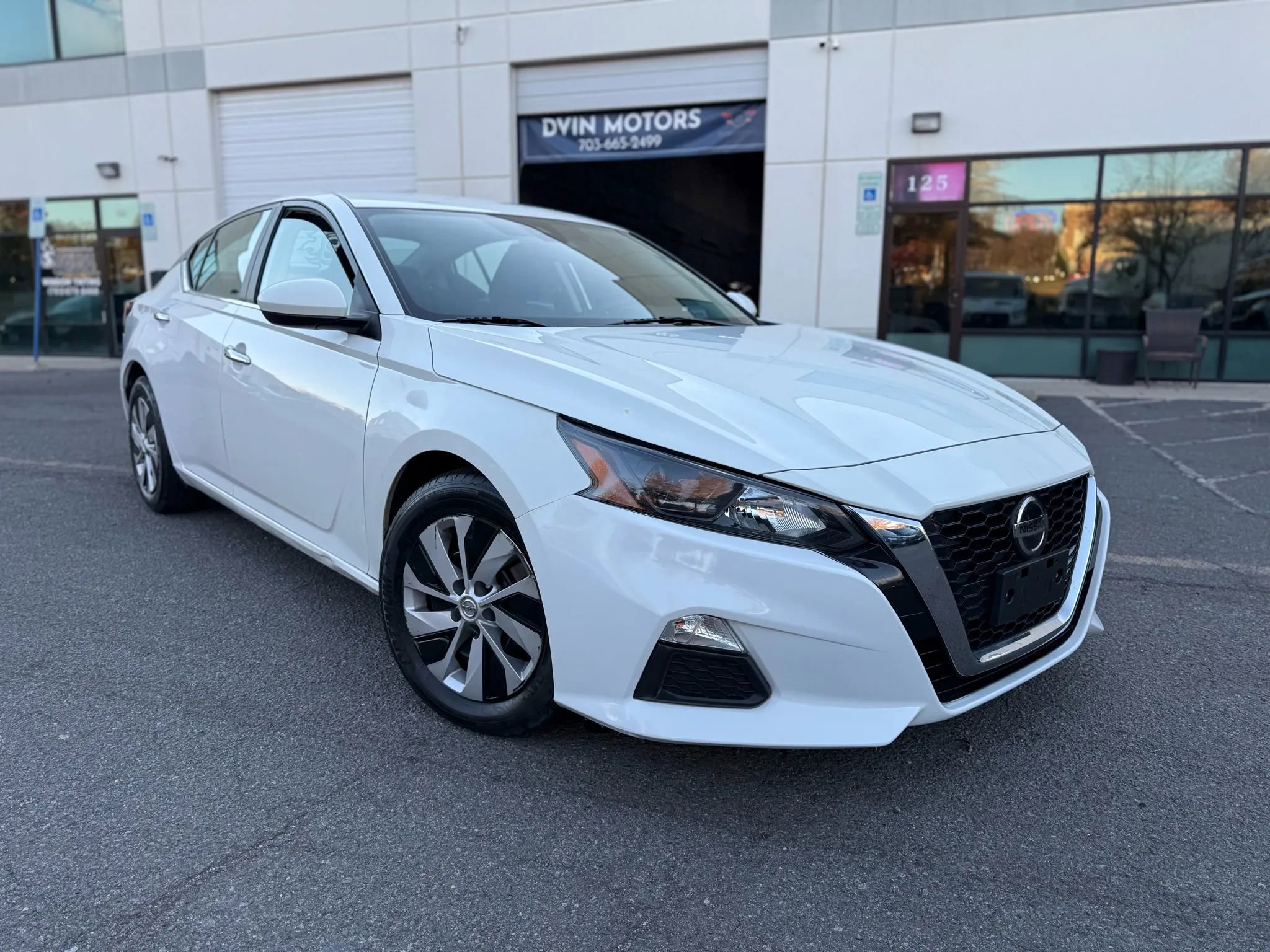 Used 2022 Nissan Altima 2.5 S image 2