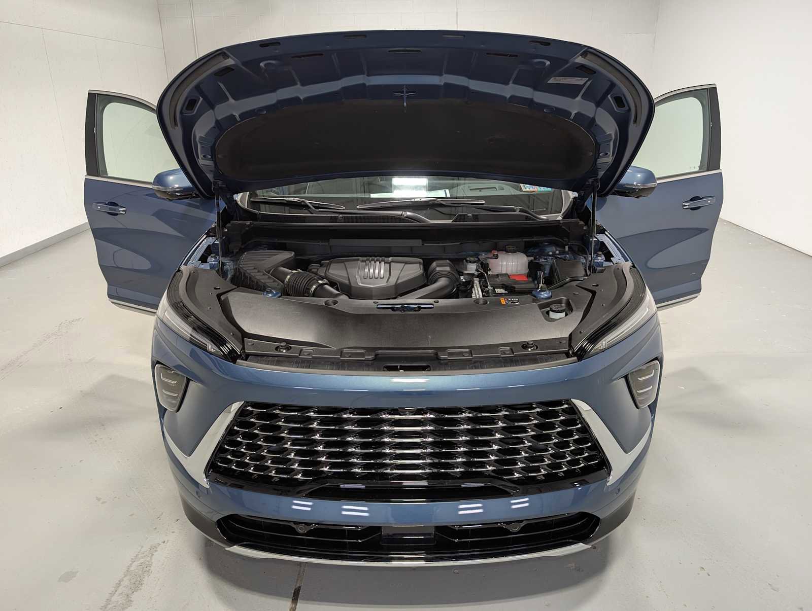 Certified 2025 Buick Enclave Avenir w/ Super Cruise Package image 13