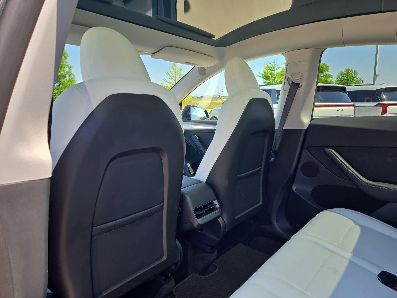 Used 2025 Tesla Model Y Long Range AWD/4WD image 16