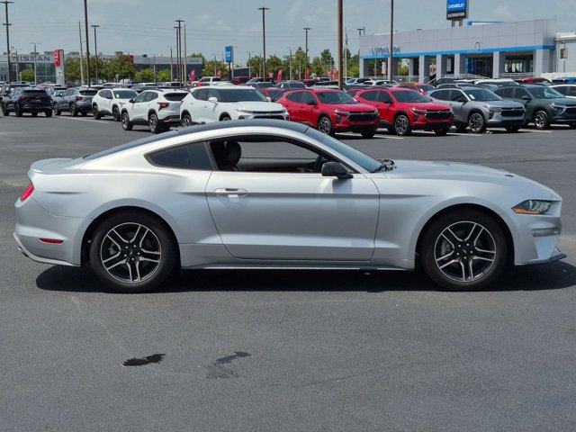 Used 2019 Ford Mustang Premium RWD image 4