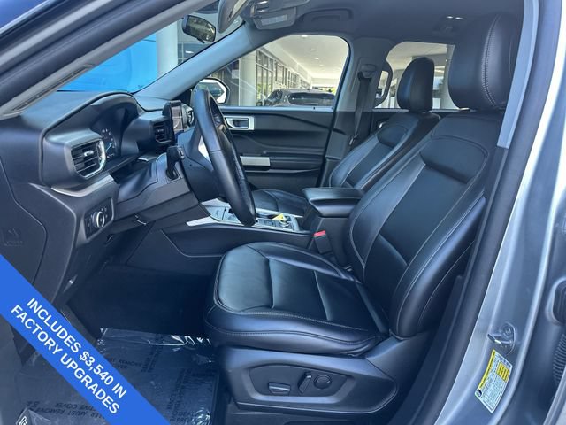 Used 2023 Ford Explorer XLT w/ Equipment Group 202A AWD/4WD image 30