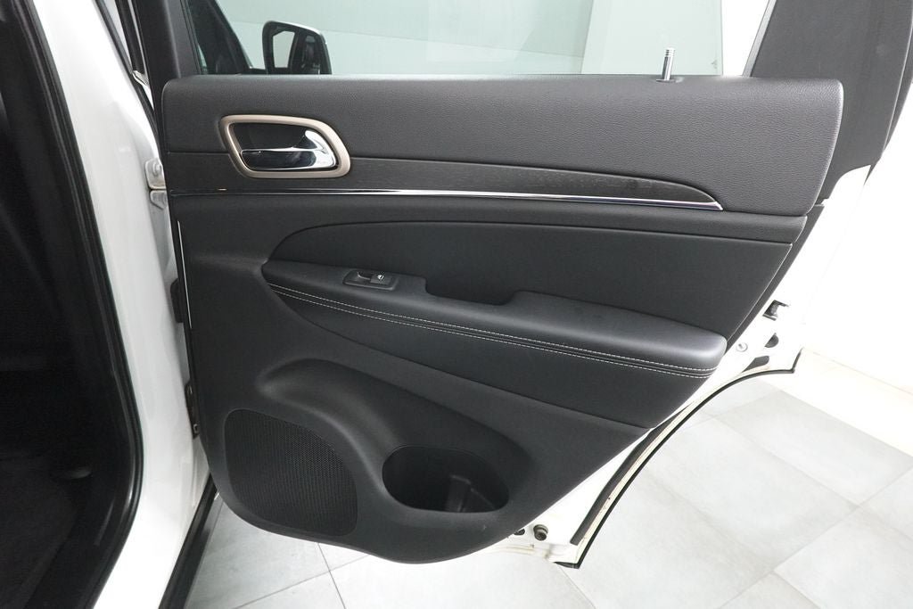 Used 2016 Jeep Grand Cherokee Limited AWD/4WD image 31