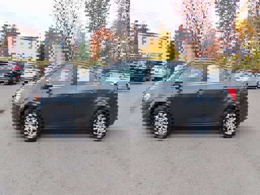 Used 2014 Chevrolet Sonic LT image 3