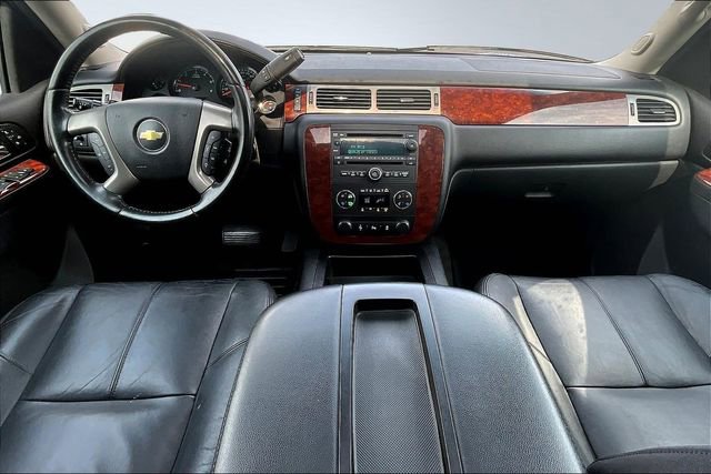 Used 2013 Chevrolet Suburban LT w/ Luxury Package image 7