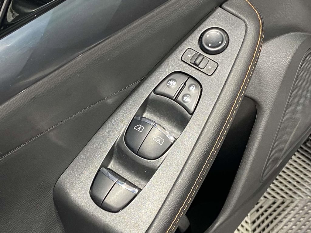 Used 2023 Nissan Maxima SR w/ Sport Mat Group FWD image 19