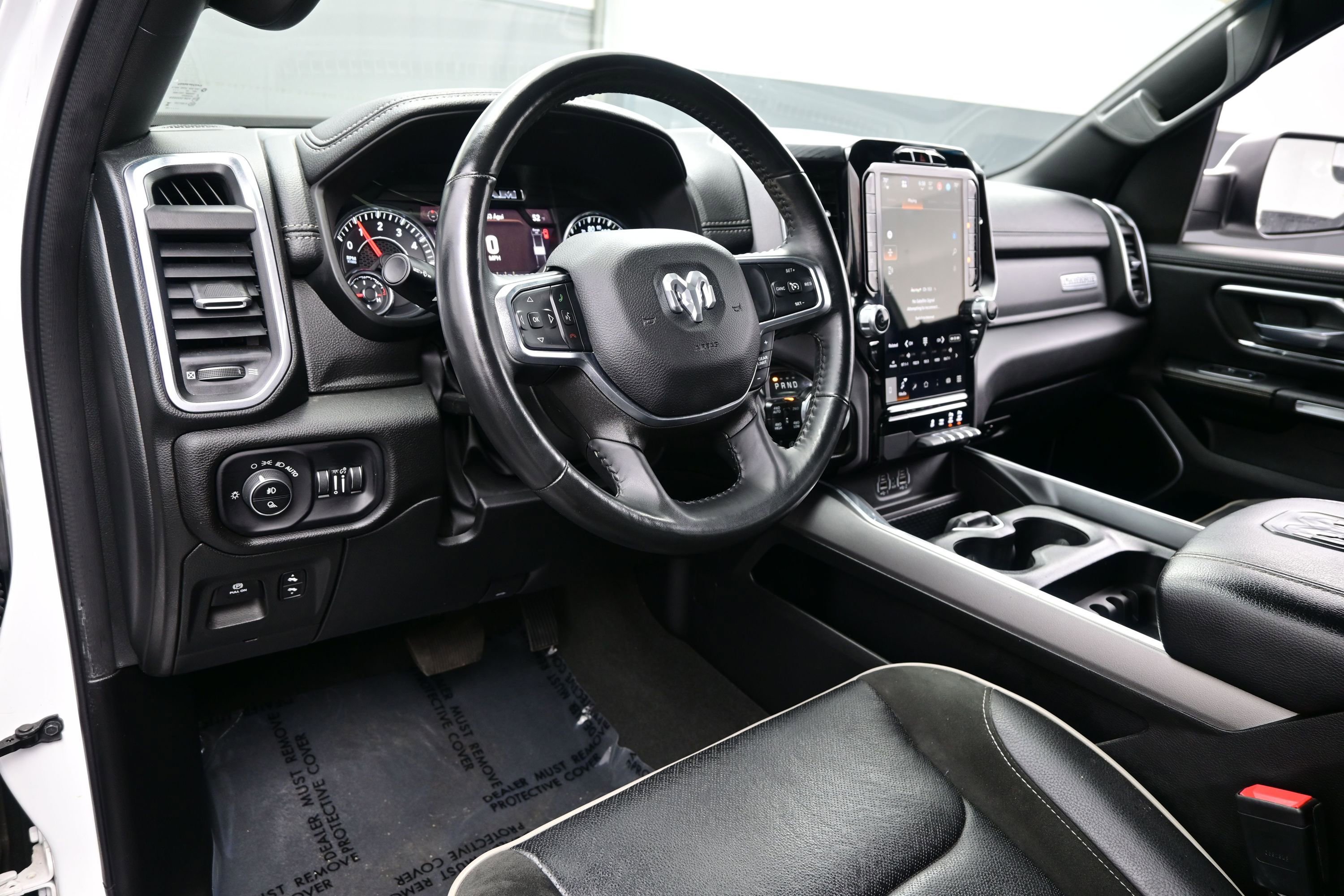 Used 2023 RAM 1500 Laramie AWD/4WD image 13