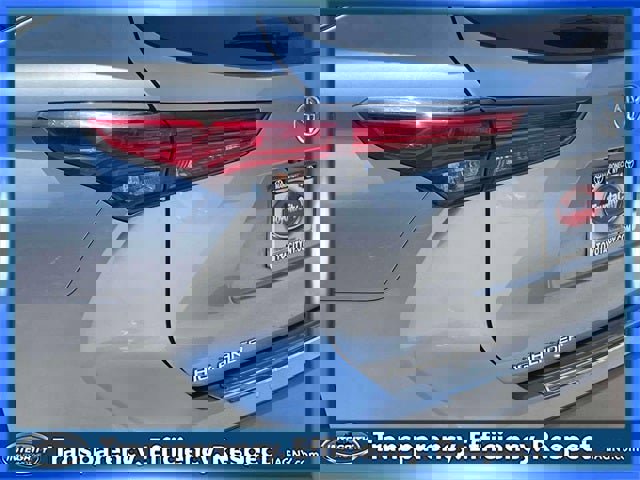 Used 2023 Toyota Highlander Platinum image 13