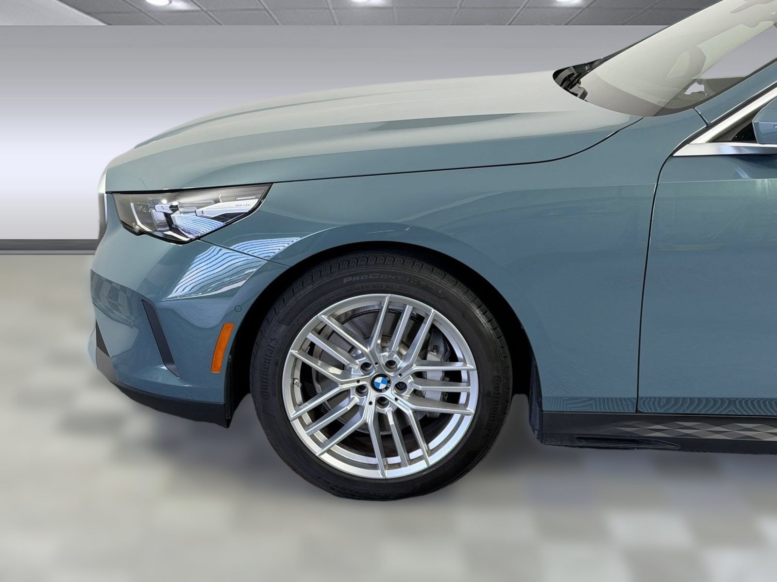Used 2024 BMW 530i w/ Premium Package RWD image 12