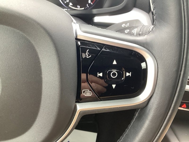 Used 2020 Volvo S60 T6 Momentum image 28