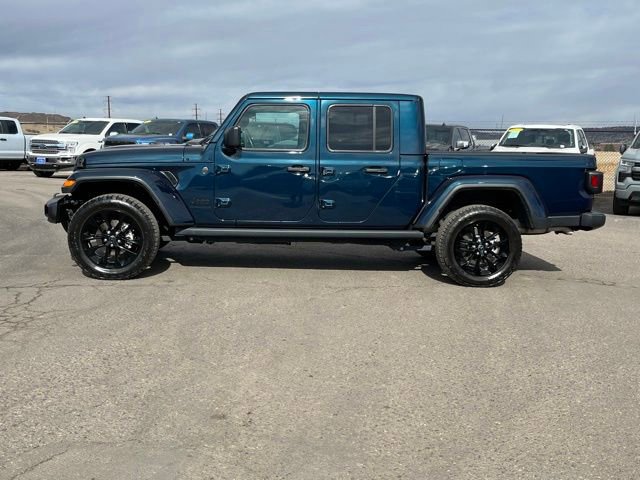 Used 2025 Jeep Gladiator Sport image 2