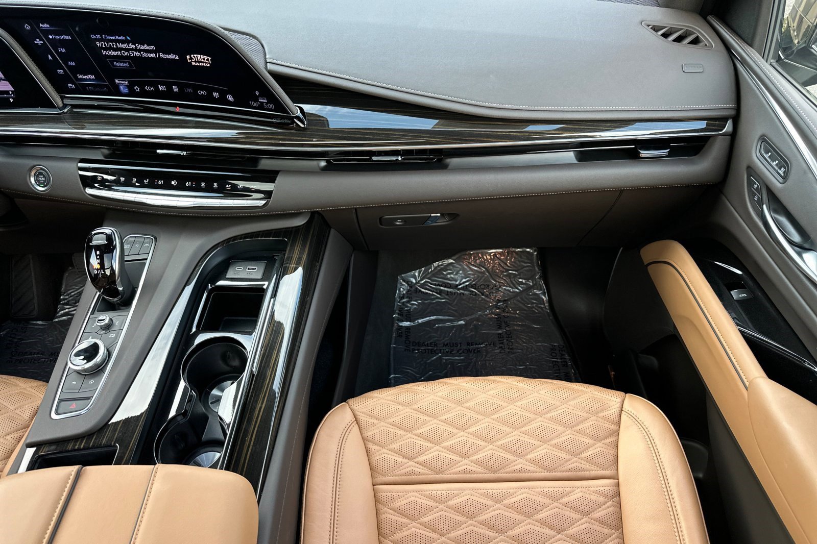 Used 2024 Cadillac Escalade Sport w/ LPO, ONYX Package image 29