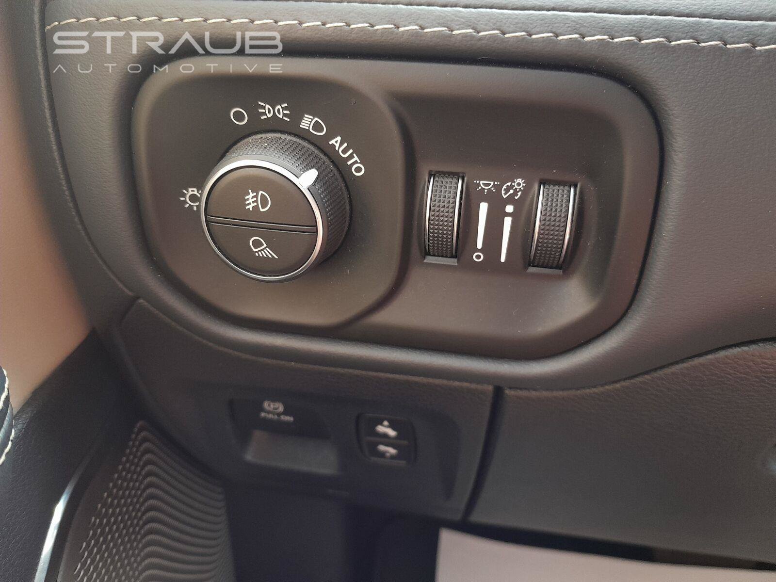 Used 2021 RAM 1500 Limited AWD/4WD image 17