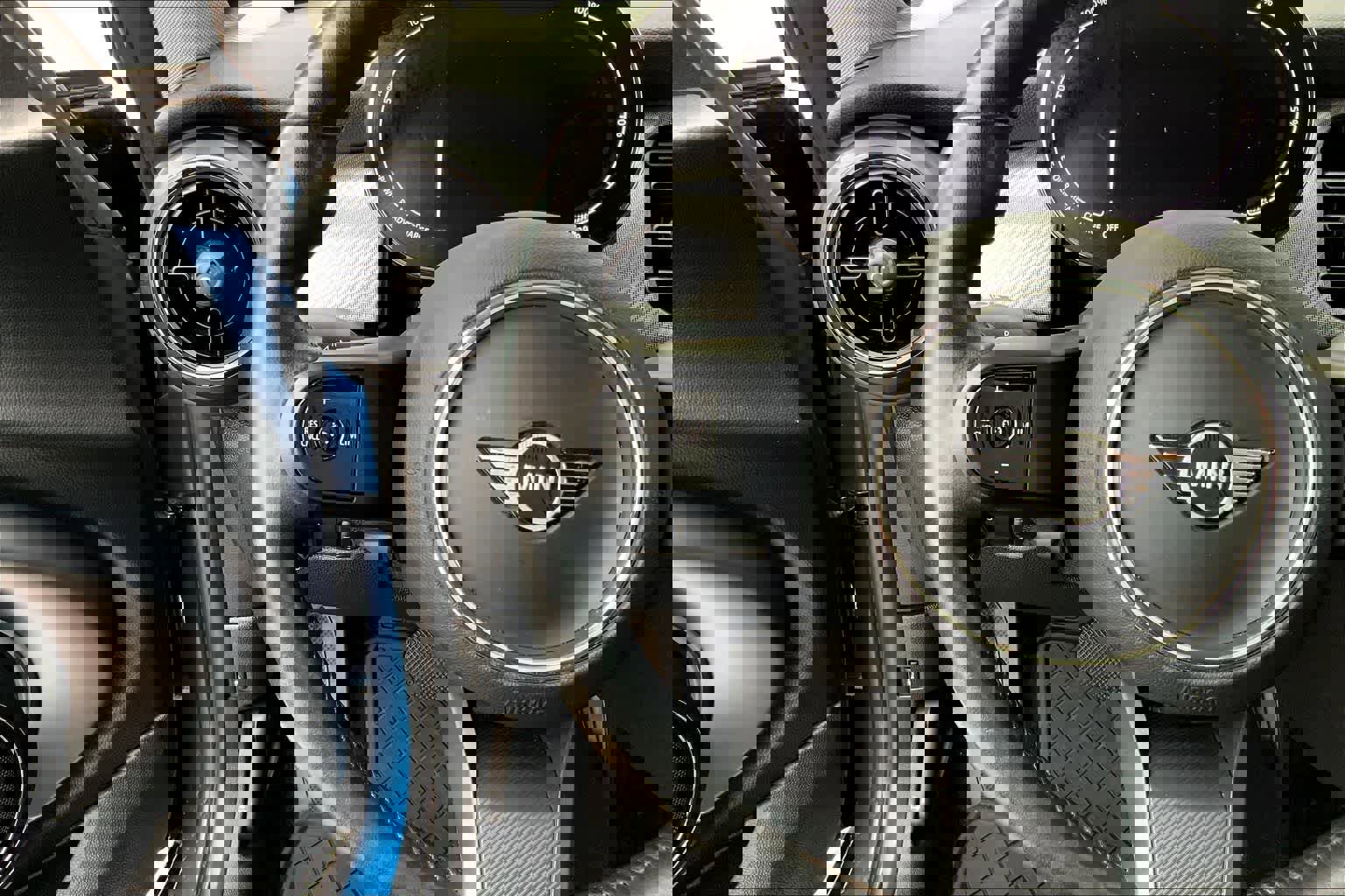 Used 2024 MINI Cooper SE image 23