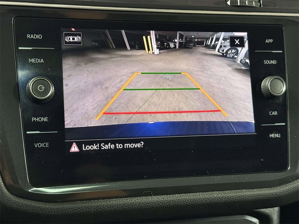 Used 2021 Volkswagen Tiguan SE image 7