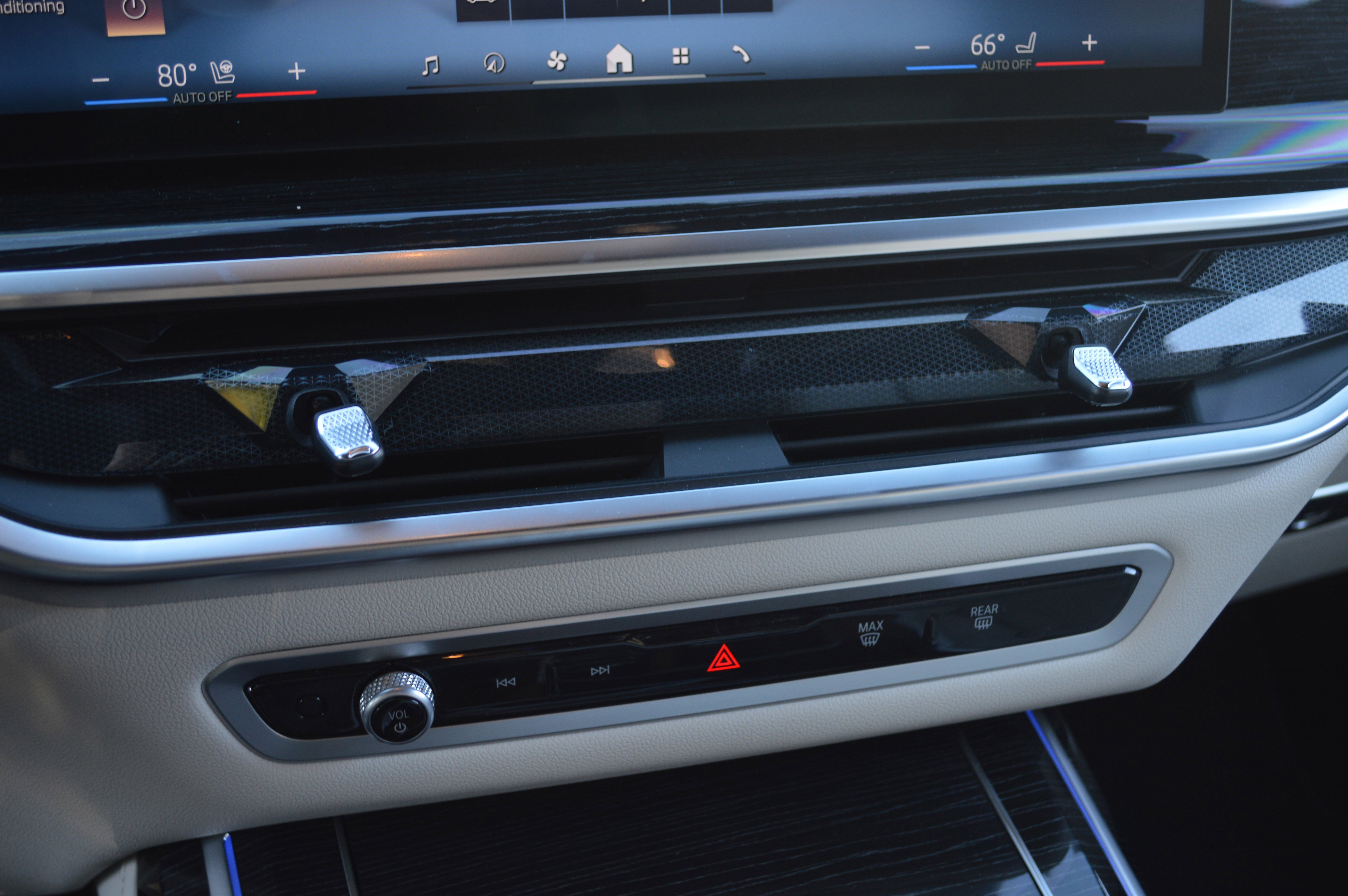 Certified 2025 BMW X7 xDrive40i image 22