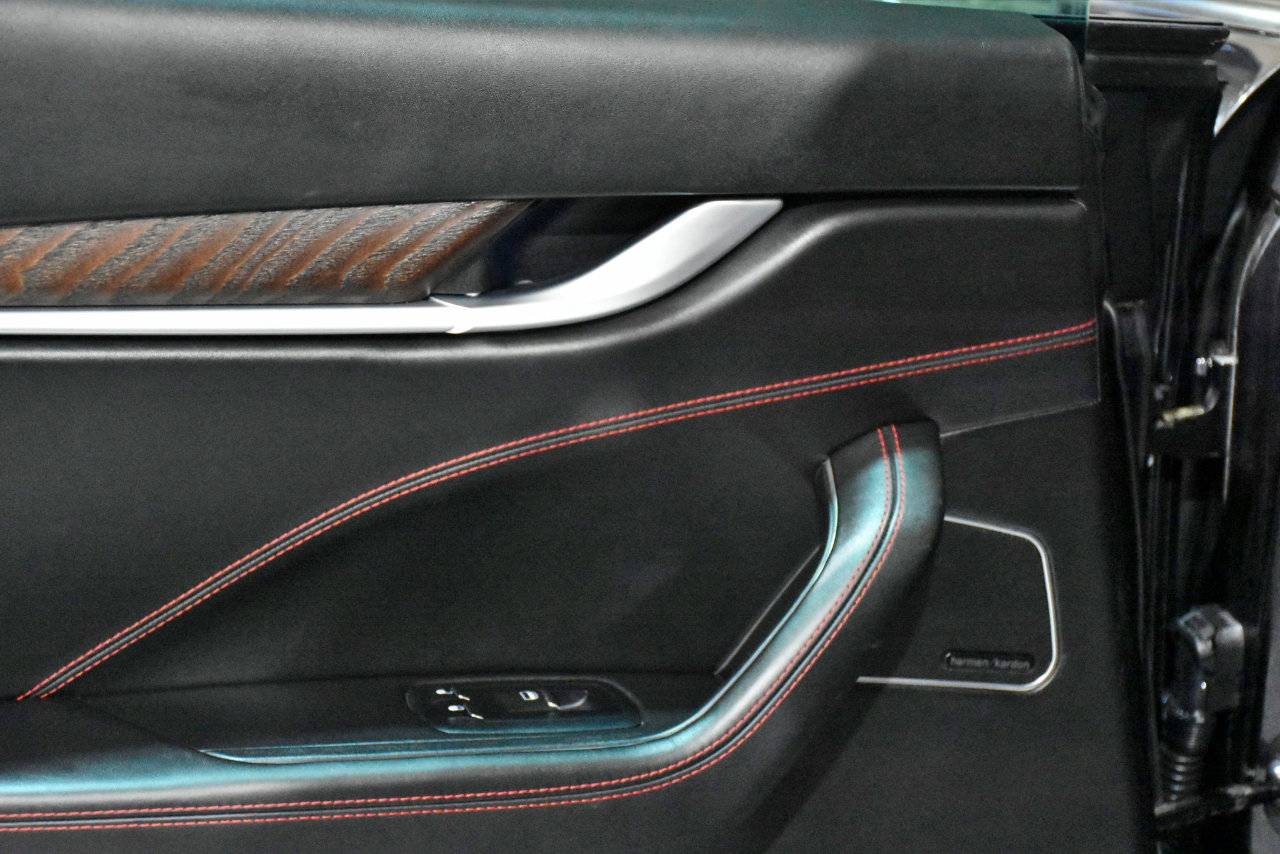 Used 2017 Maserati Levante w/ Luxury Package image 36