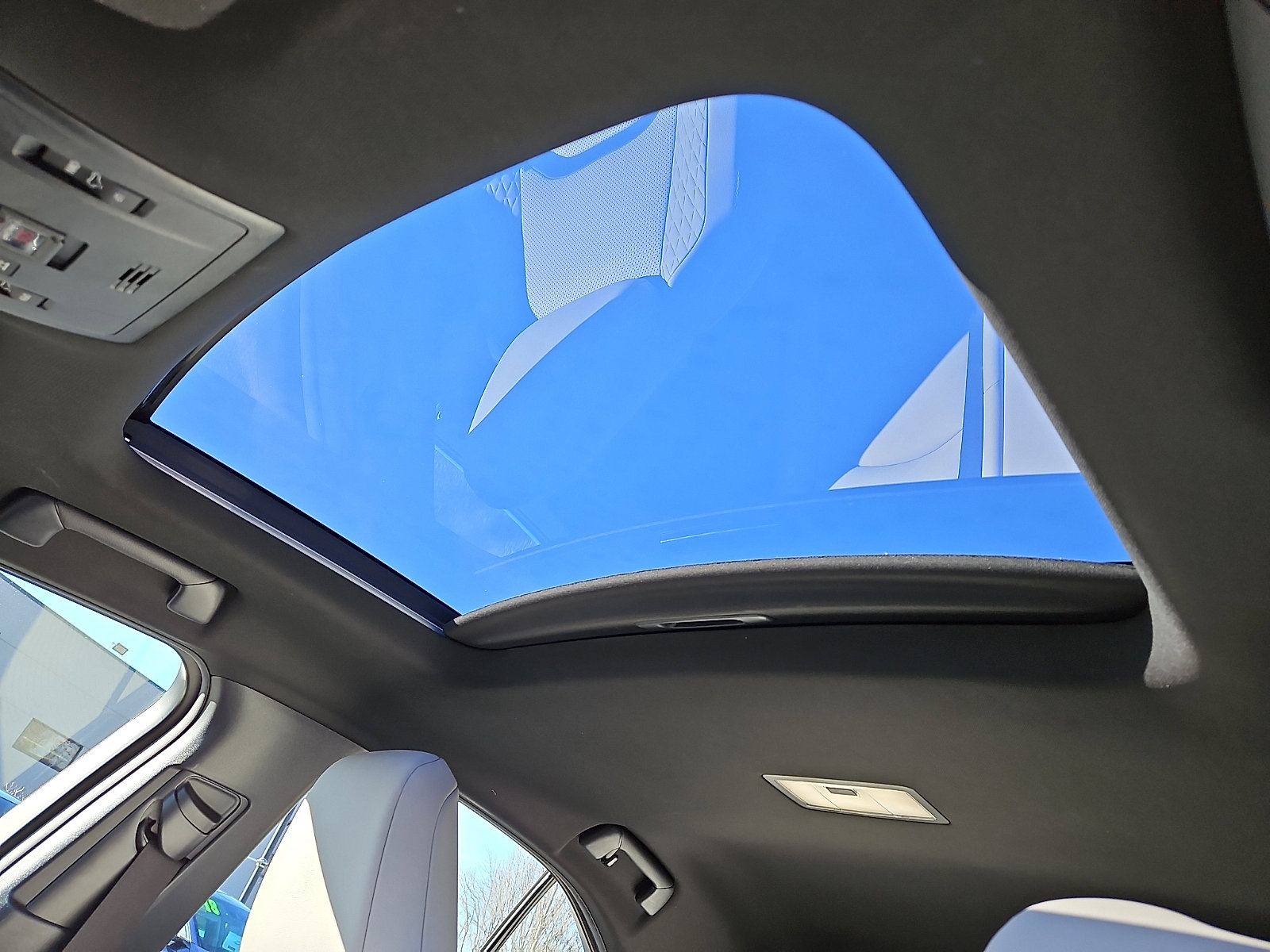 Used 2019 Lexus UX 250h image 15